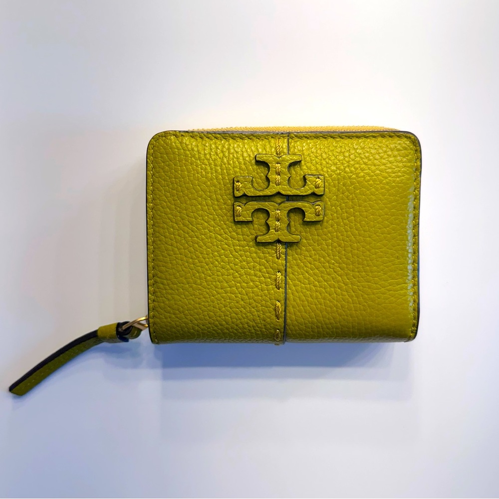 Excellent condition Tory Burch wallet
